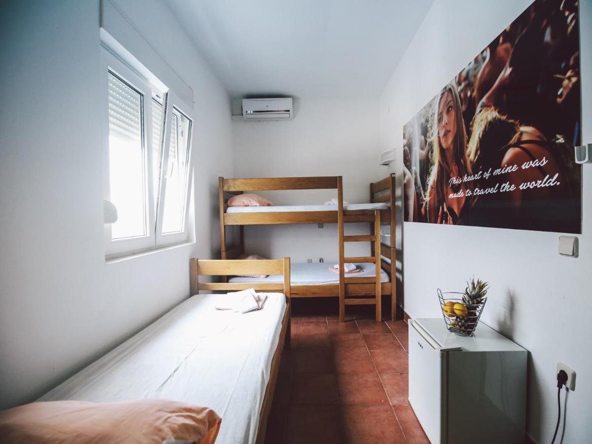 Moon Rocks Hostel Novalja Zewnętrze zdjęcie
