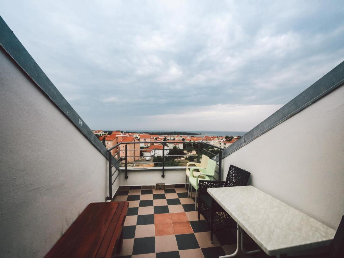 Moon Rocks Hostel Novalja Zewnętrze zdjęcie