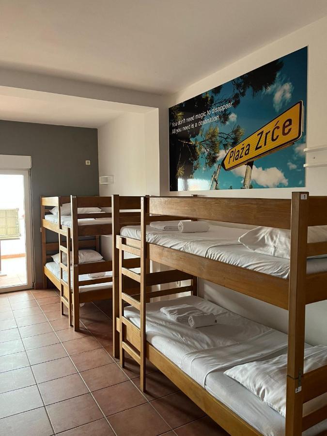 Moon Rocks Hostel Novalja Zewnętrze zdjęcie