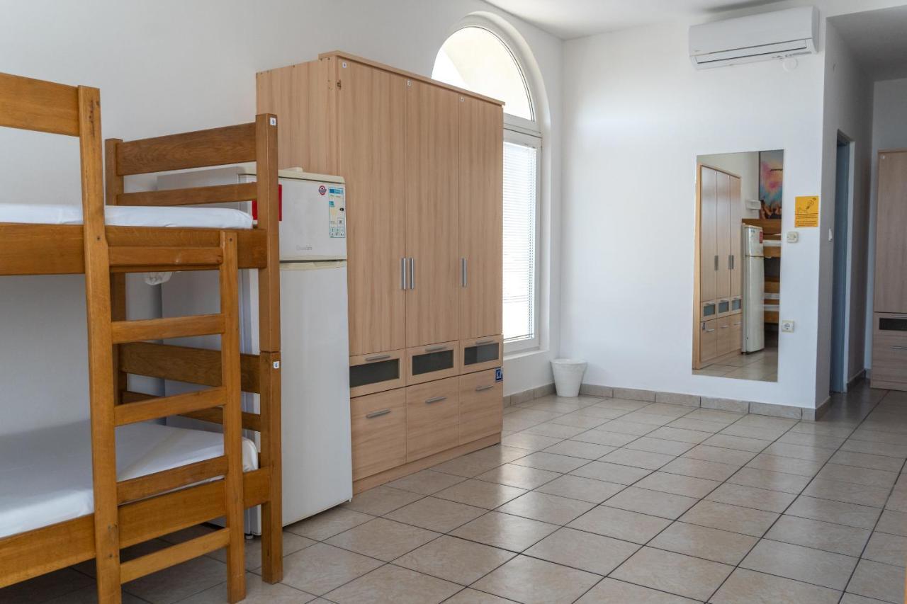 Moon Rocks Hostel Novalja Zewnętrze zdjęcie