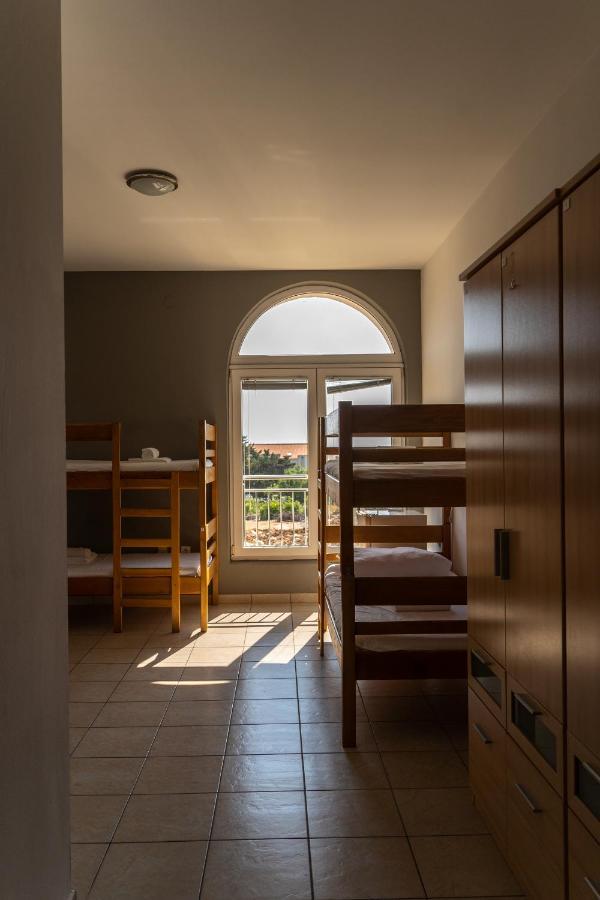 Moon Rocks Hostel Novalja Zewnętrze zdjęcie