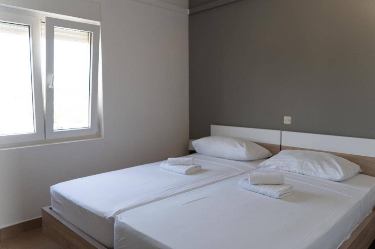 Moon Rocks Hostel Novalja Zewnętrze zdjęcie