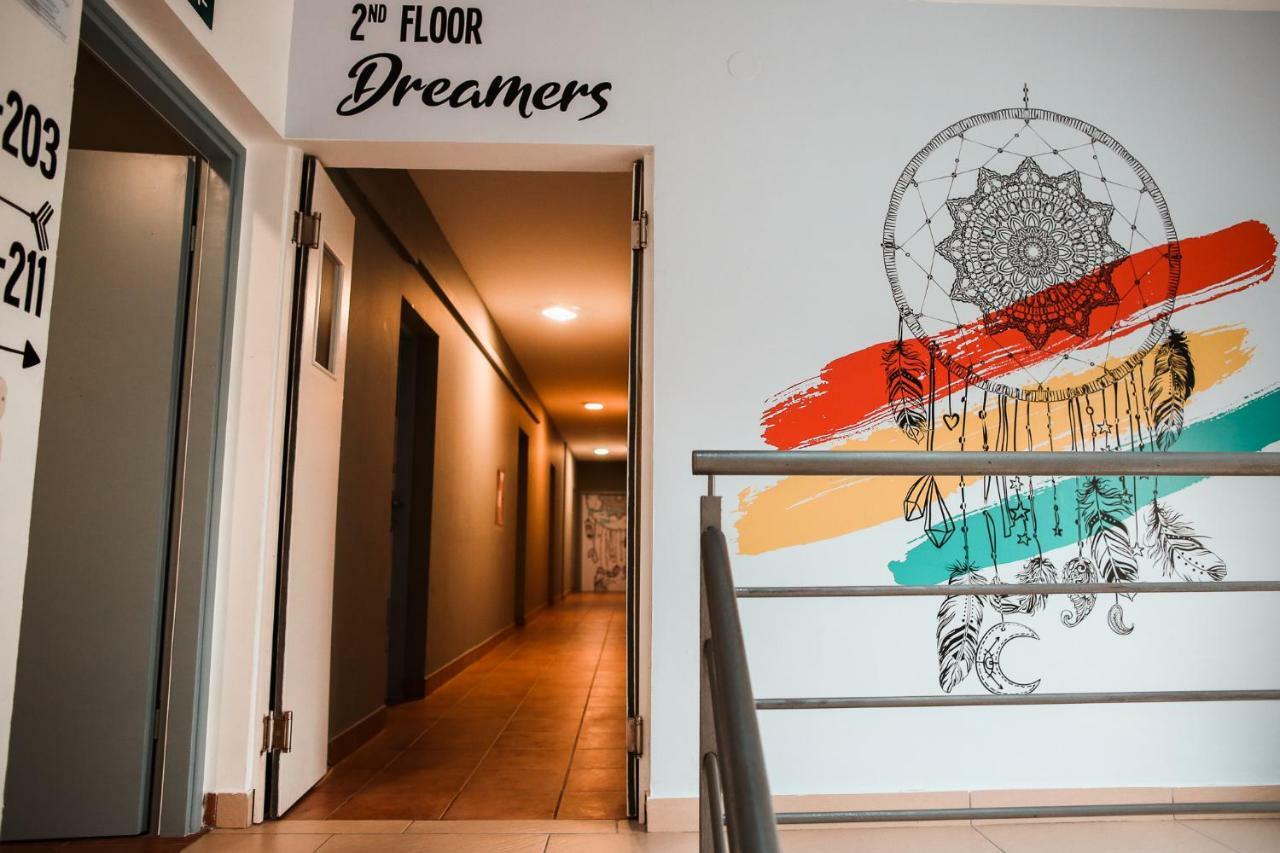 Moon Rocks Hostel Novalja Zewnętrze zdjęcie